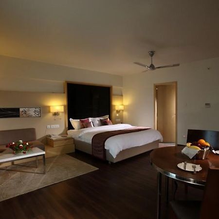 Hotel Shelton Rājahmundry Buitenkant foto